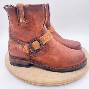 Frye Boots Womens 7.5 Tan Leather Back Zip Vicky Ankle Engineer Moto Biker